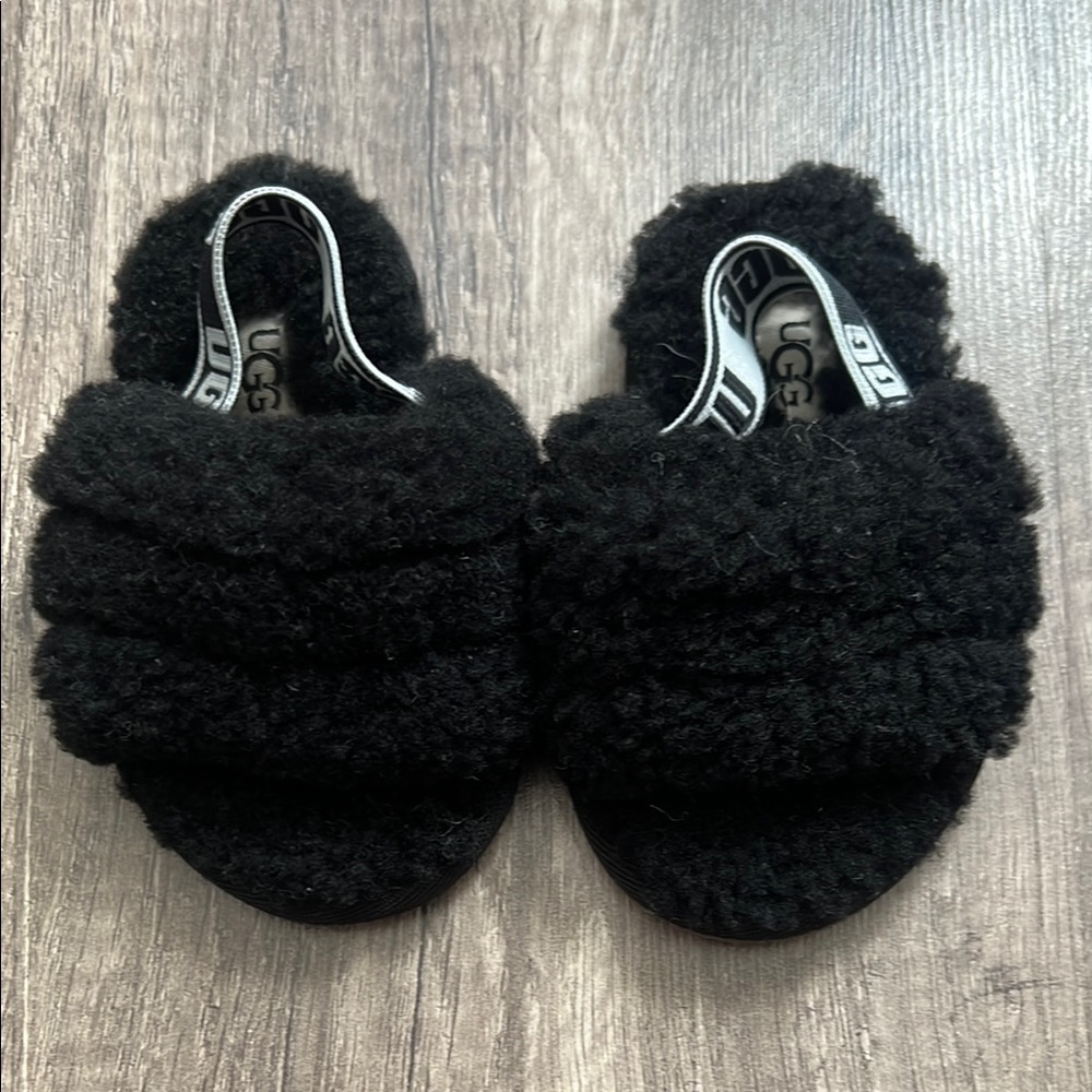 Baby UGG Black Slippers with Plush Upper and Open-Toe Design